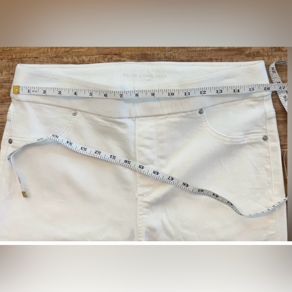 Chico's White Stretch Jegging Capris - Picture 5 of 7